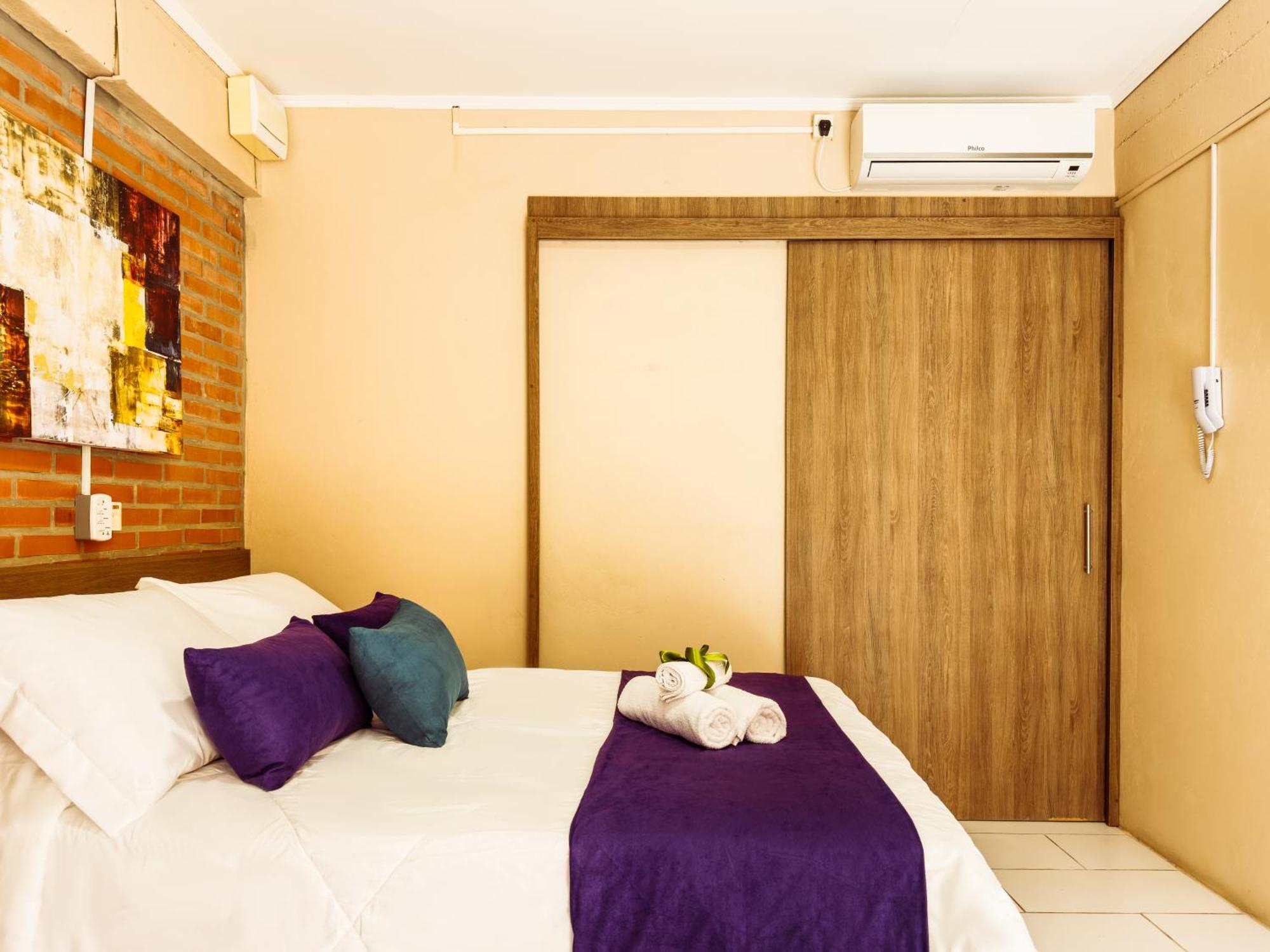 Luzzy Hotel Канела Экстерьер фото